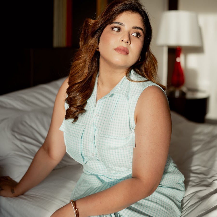 Portrait of Aparna Thomas